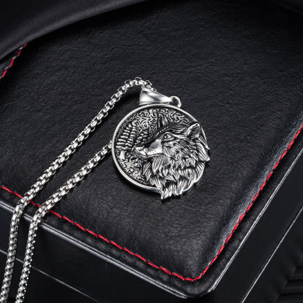 Stainless Steel Wolf Head Round Pendant Necklace