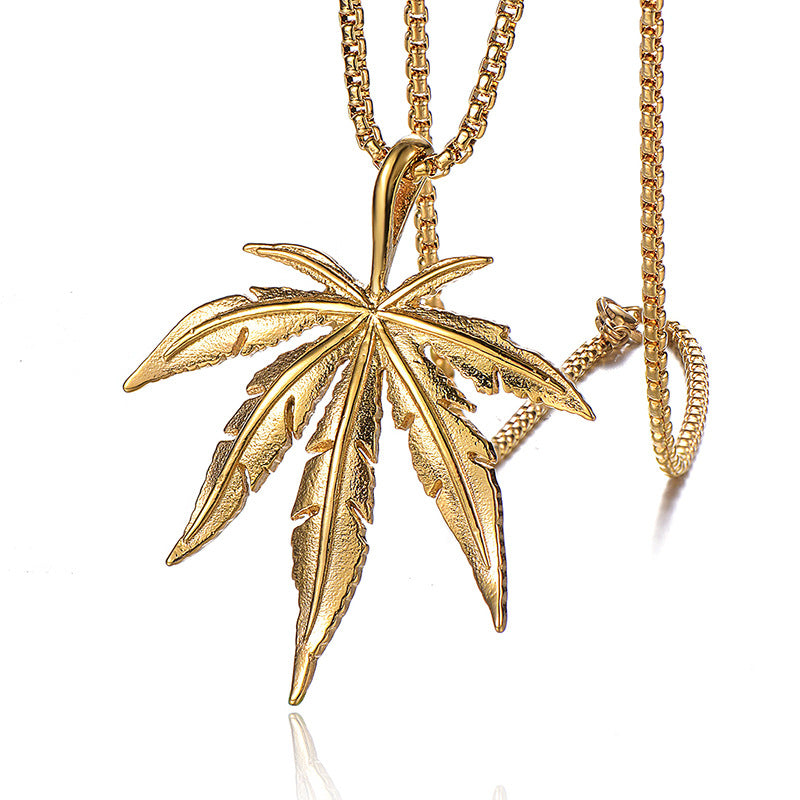 Collier avec pendentif en forme de feuille d'érable en acier inoxydable