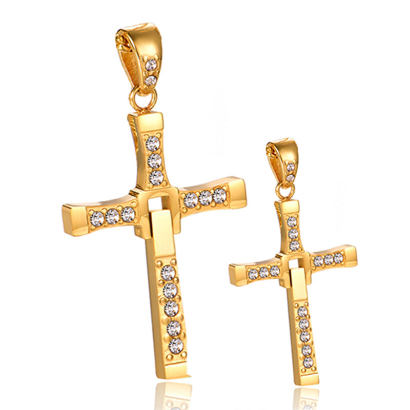 Collier avec pendentif en acier inoxydable et zircone cubique incrusté de croix