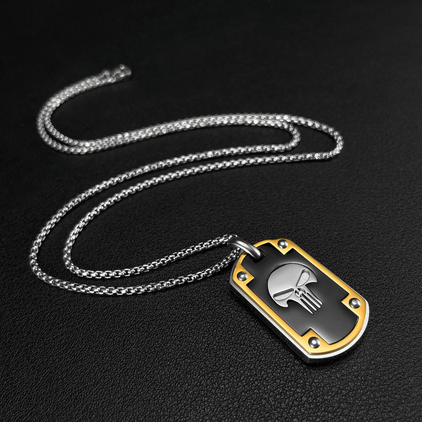 Collier en acier inoxydable avec étiquette en forme de crâne créatif
