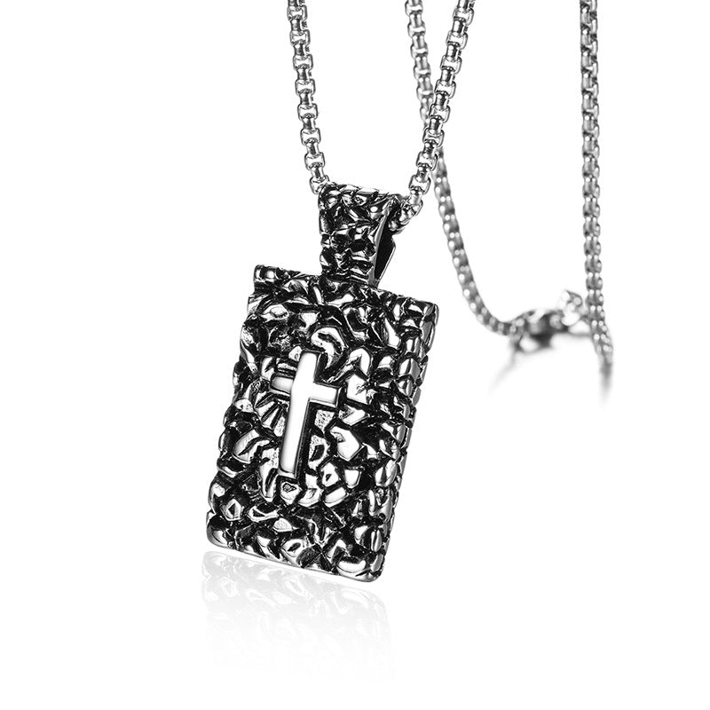 Collier pendentif en acier inoxydable avec texture de croix vintage