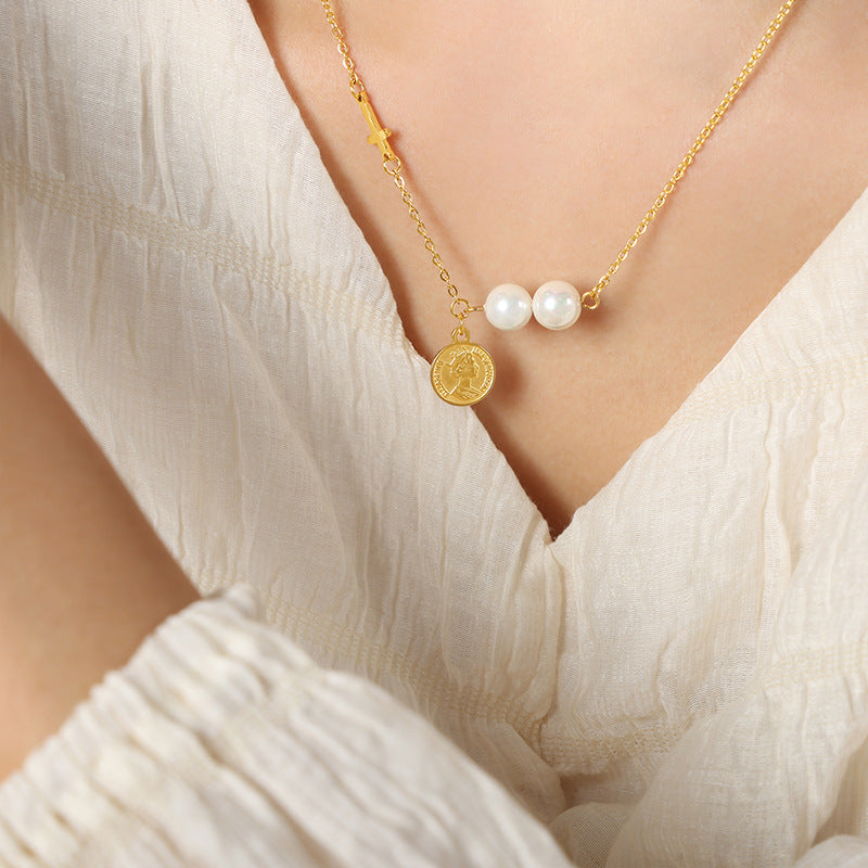 Stainless Steel Round Portrait Pendant Imitation Pearl Necklace