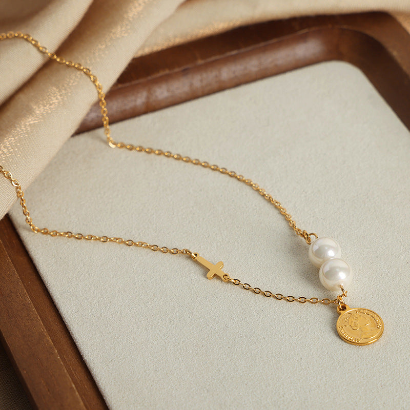 Stainless Steel Round Portrait Pendant Imitation Pearl Necklace