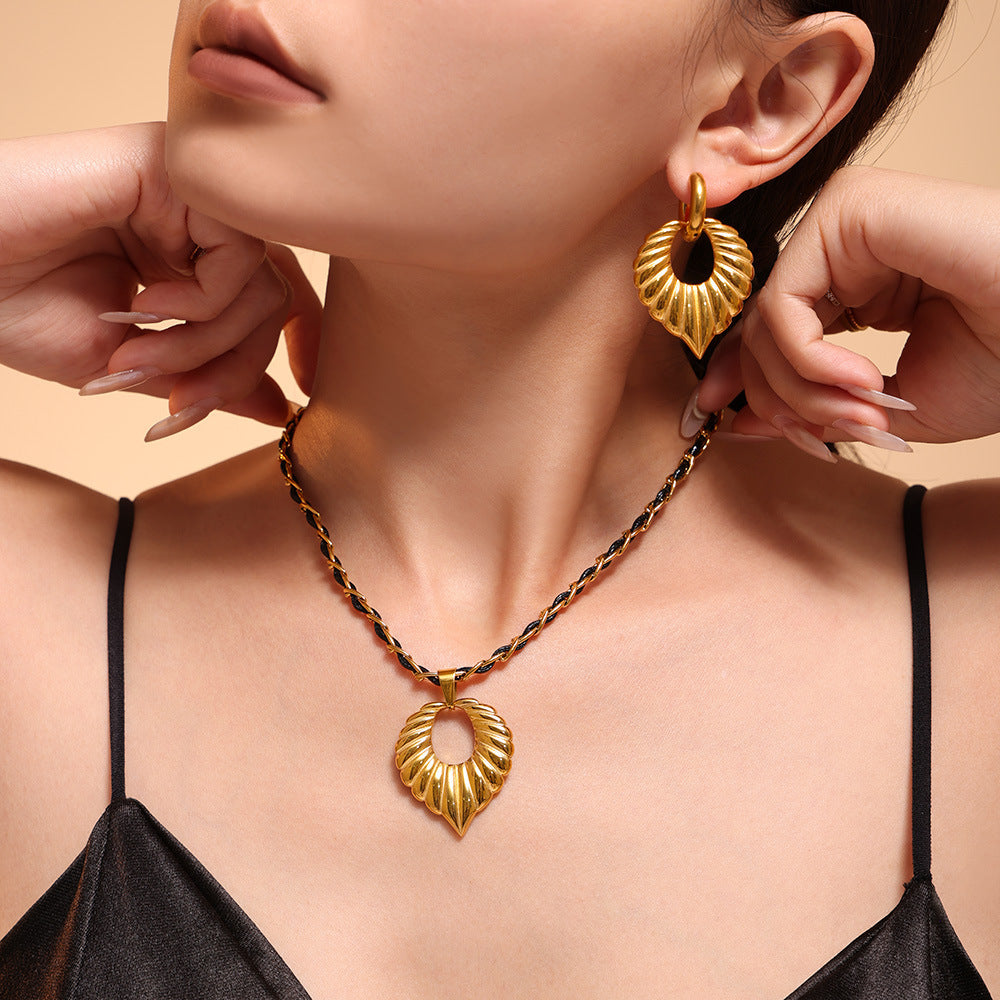 Textured Heart Rhinestone Necklace Earrings Jewelry Suit