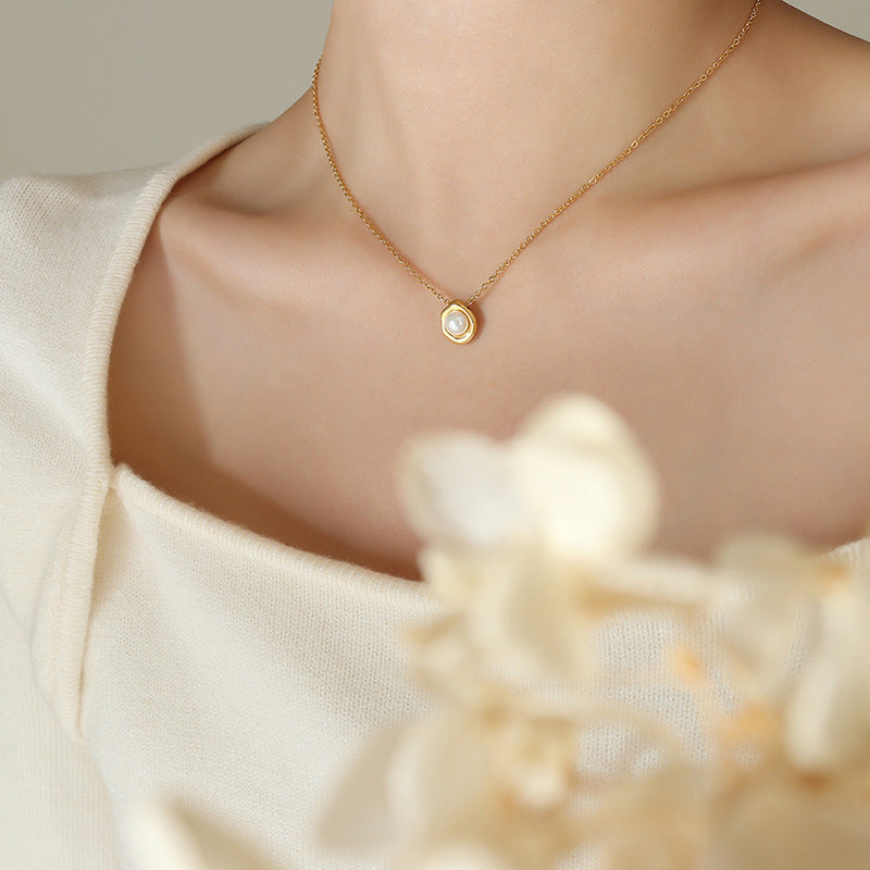 Stainless Steel Shell Imitation Pearl Pendant Necklace