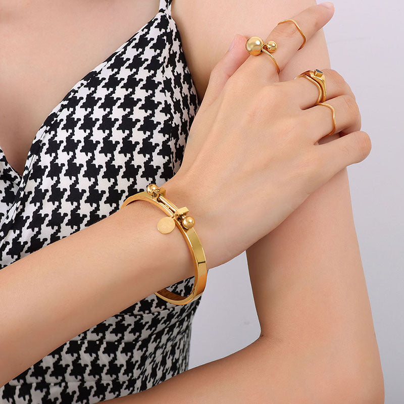 Stainless Steel Geometric Round Plate Engraved Love Design Bracelet