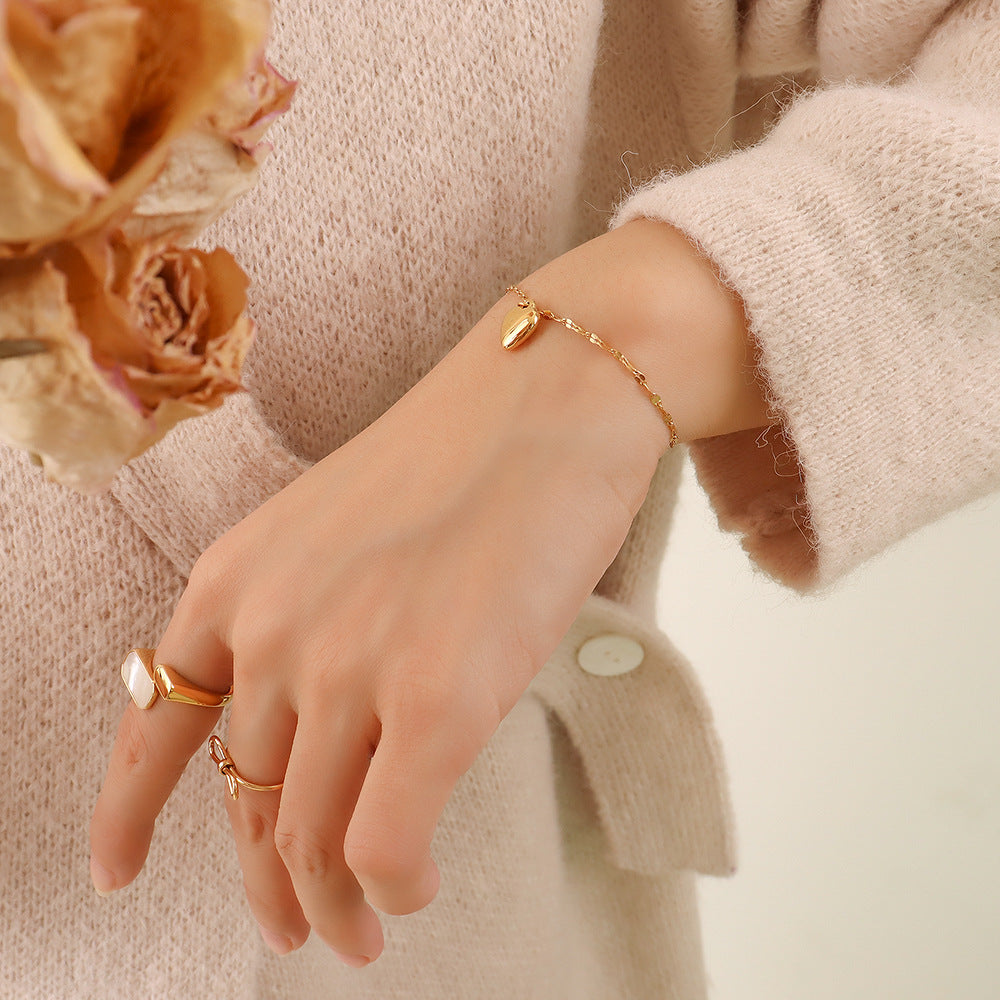 Stainless Steel Heart Pendant Lip Chain Bracelet