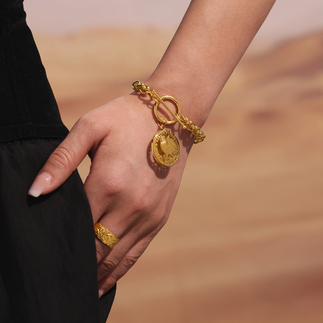 Rooster Pattern Round Pendant OT Buckle Bracelet