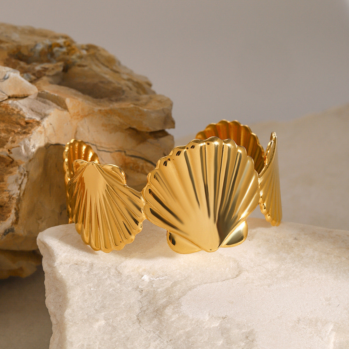 18K Gold PVD Stainless Steel Shell Splicing Cuff Bracelet