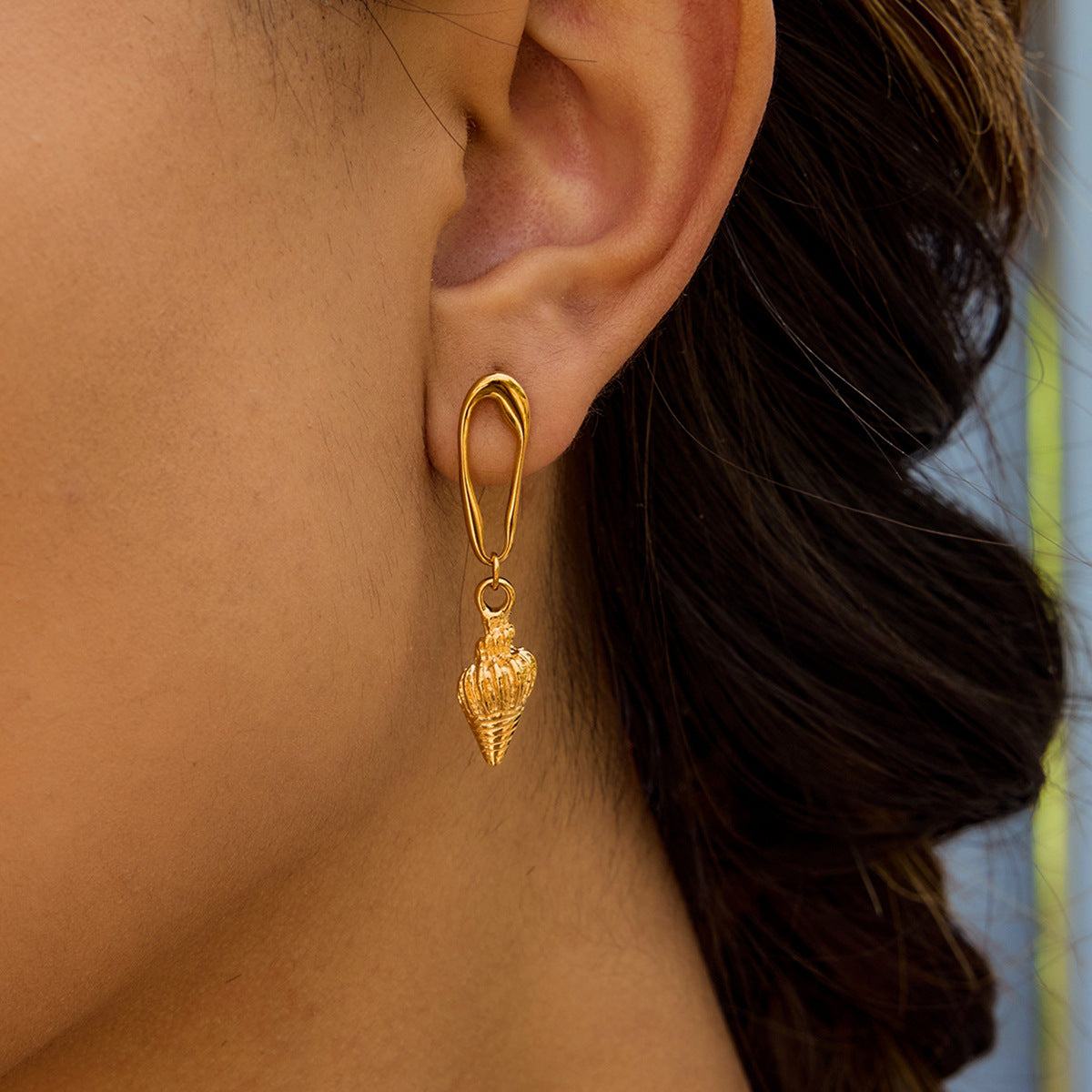 Stainless Steel 18K Gold PVD Geometric Conch Pendant Earrings