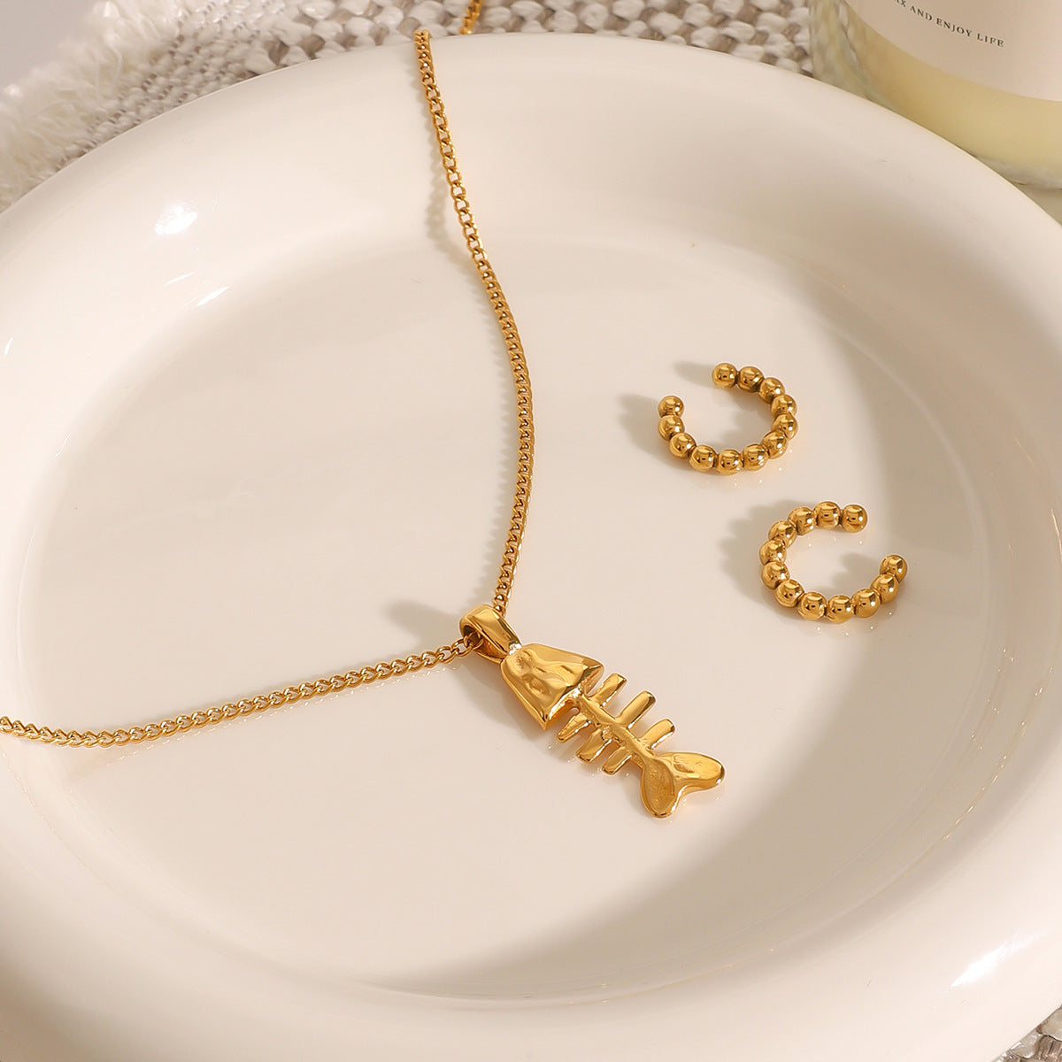 Stainless Steel Fishbone Pendant Curb Chain Necklace