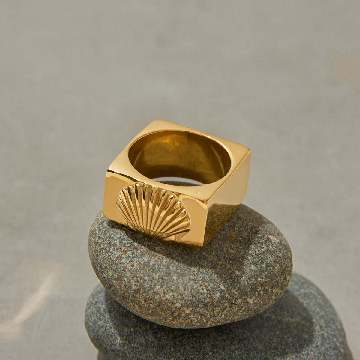 Stainless Steel 18K Gold PVD Shell Ring