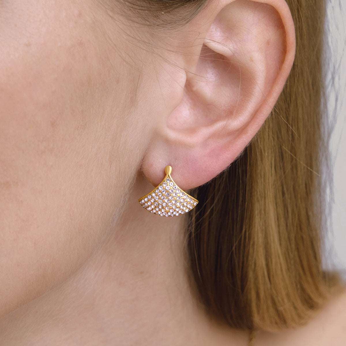 Stainless Steel Fan-shaped White Rhinestone Huggie Earrings