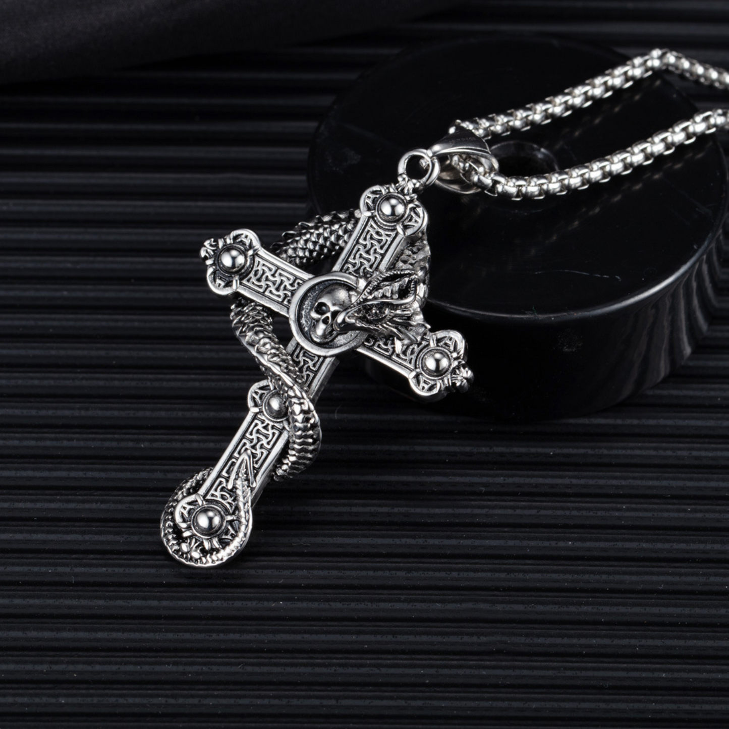 Collier en acier inoxydable avec tête de mort et dragon