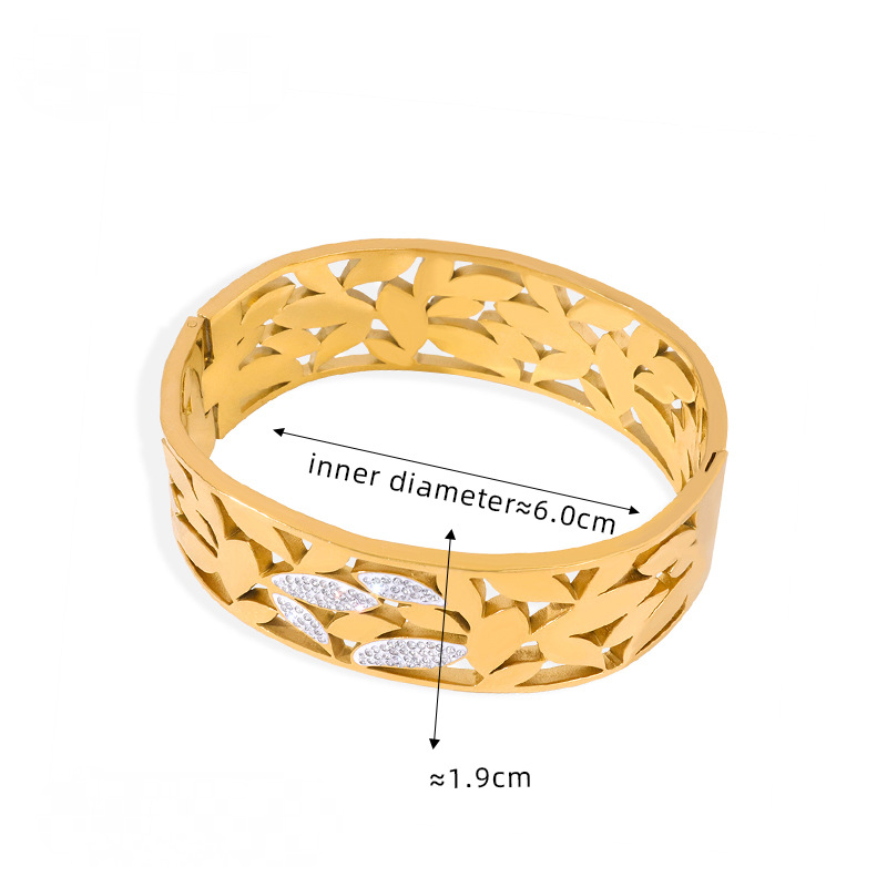 Retro Personalized Leaf Pattern Stainless Steel Bracelet