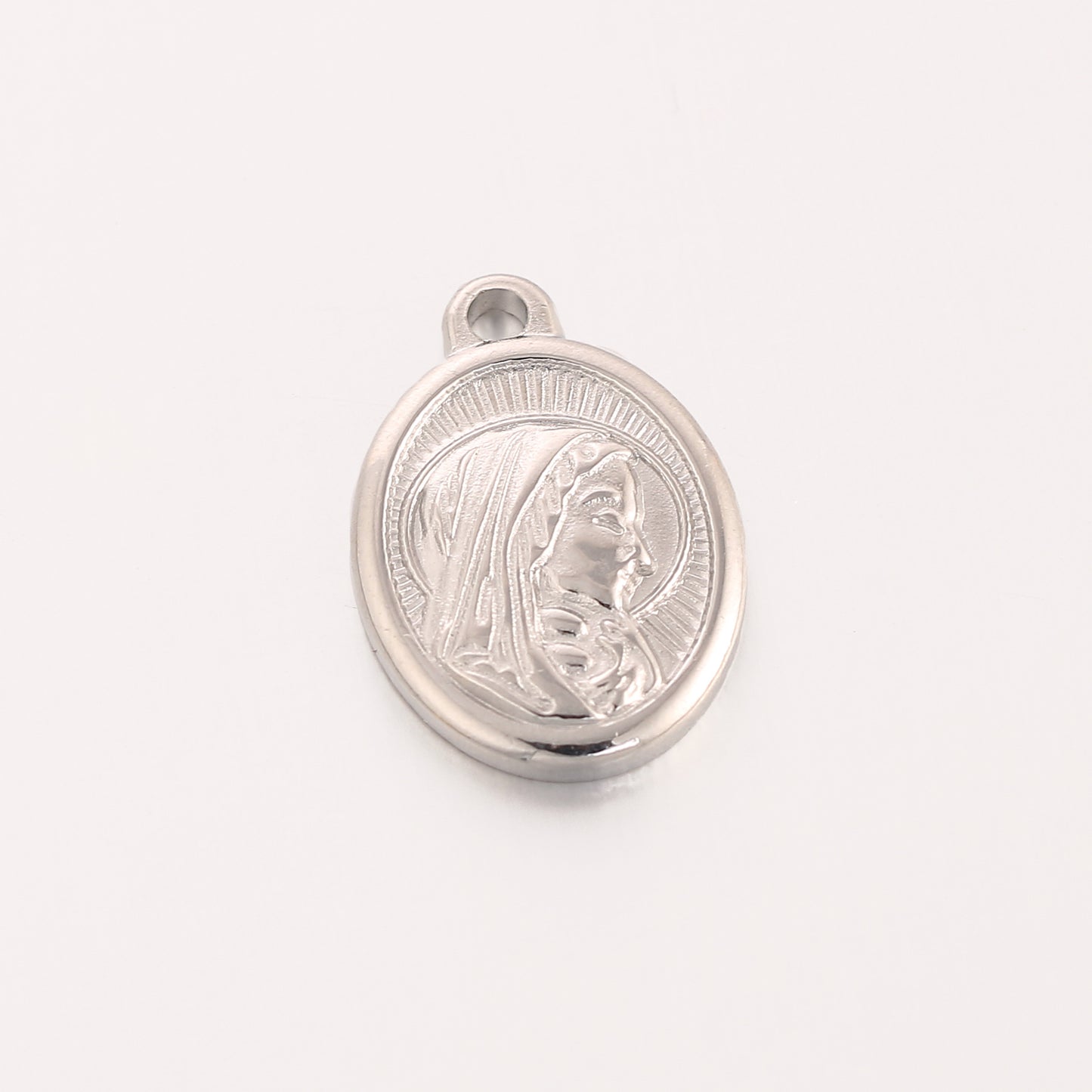 Pendentif rond en acier inoxydable de la Vierge Marie