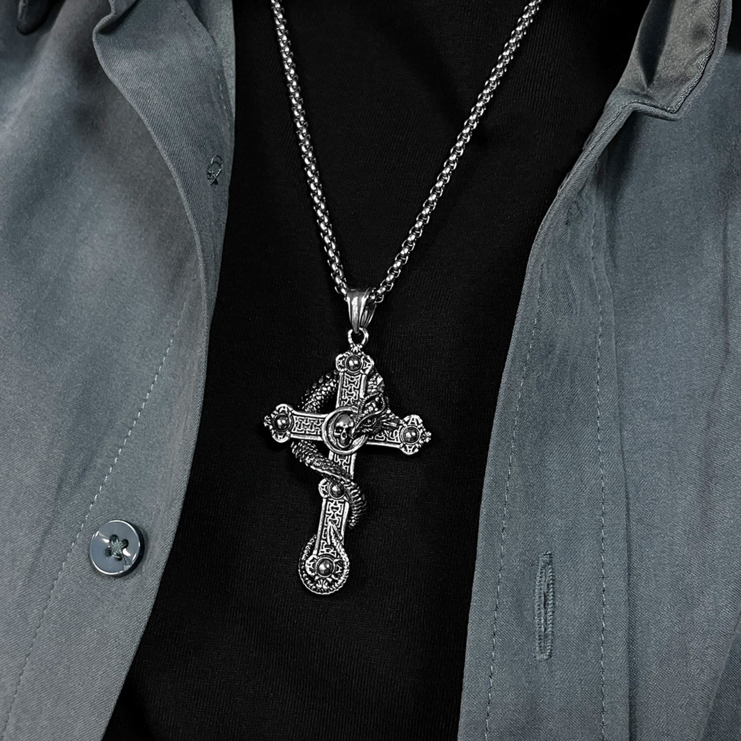 Collier en acier inoxydable avec tête de mort et dragon