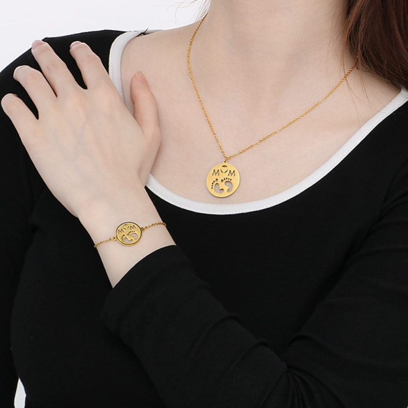 Stainless Steel MOM Letter Round Pendant Footprint Pattern Bracelet