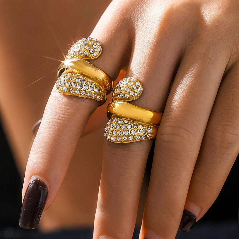 Bague à coutures multicouches en forme de goutte d'eau avec incrustation de zircone cubique