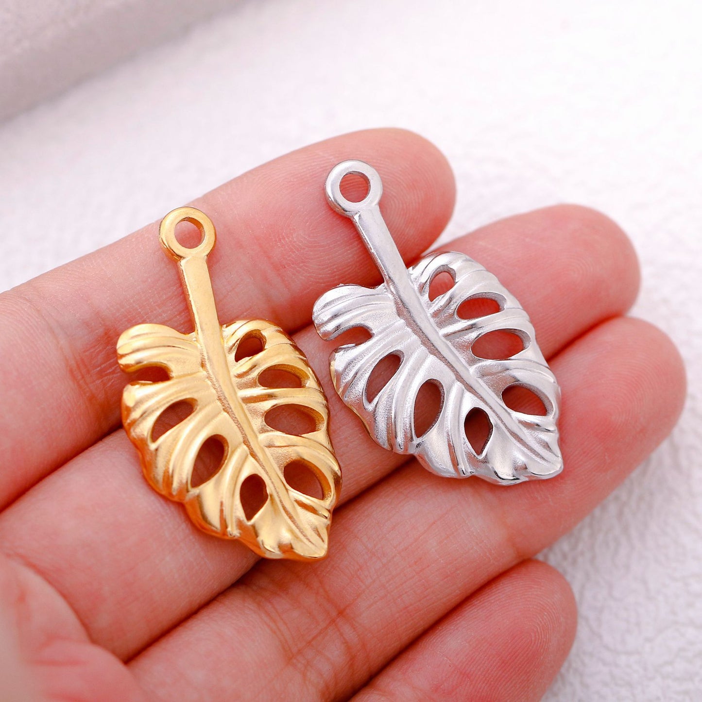 18K Gold PVD Stainless Steel Three-Dimensional Leaf Pendant