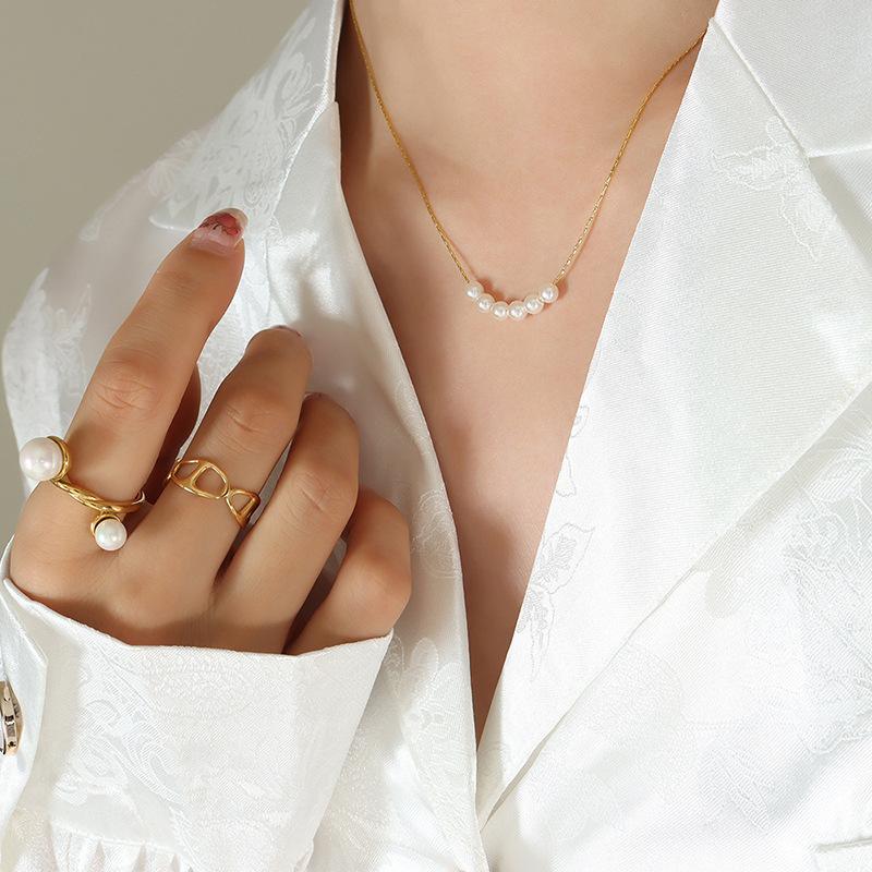 Stainless Steel Necklace With 6 Faux Pearls
