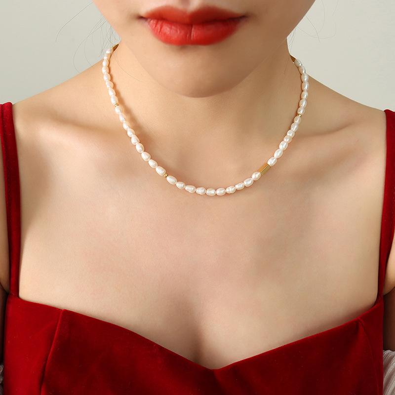 Minimalist Freshwater Pearl Necklace
