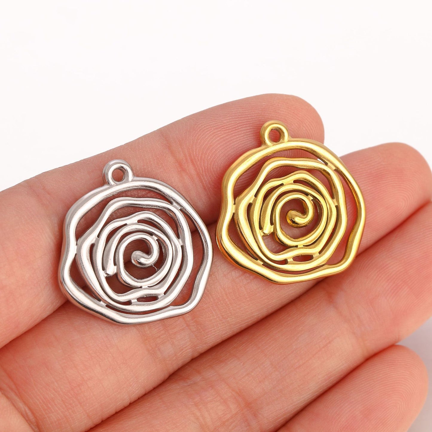 Pendentif multi-cercle creux irrégulier