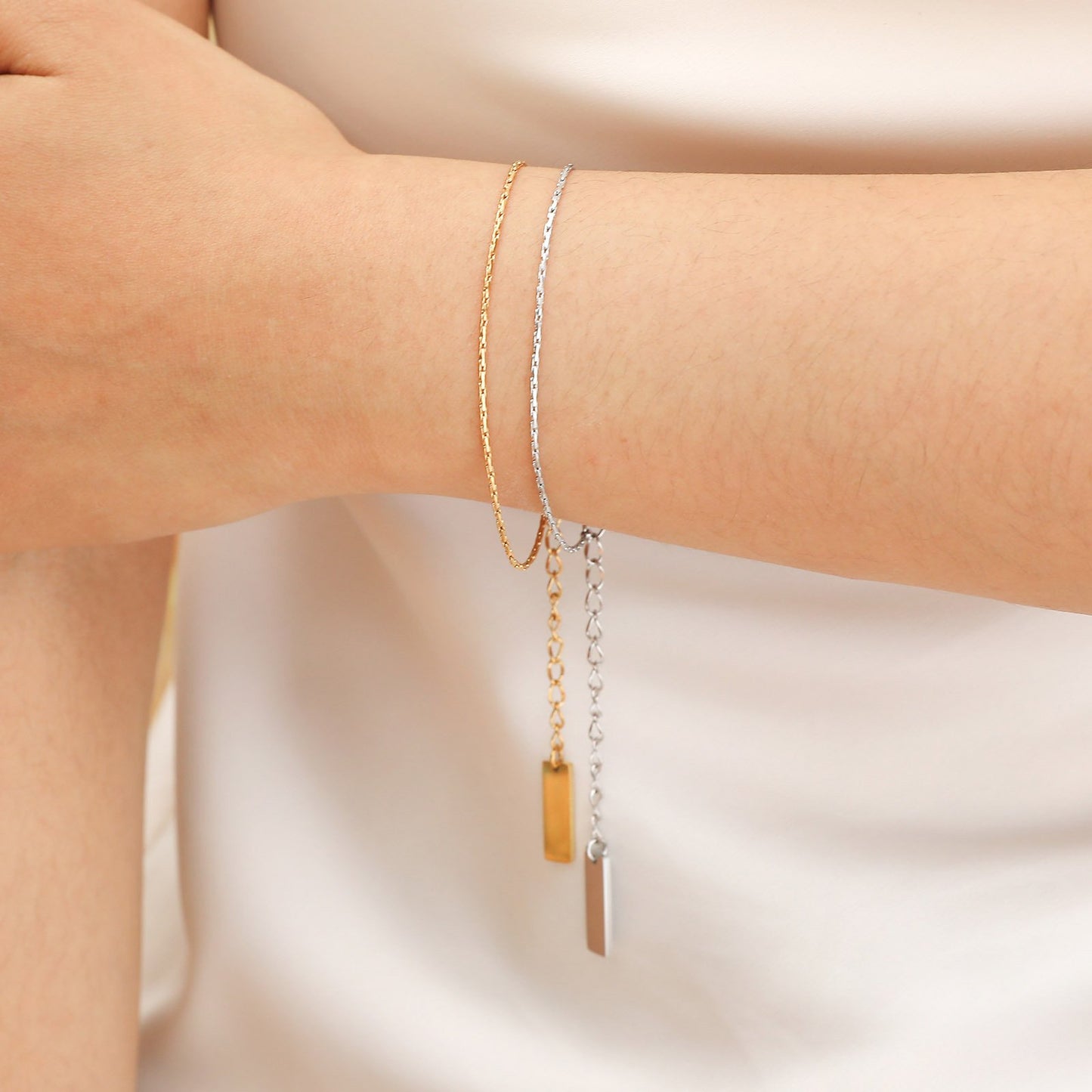 Elegant Engravable Tail Plate Bracelet