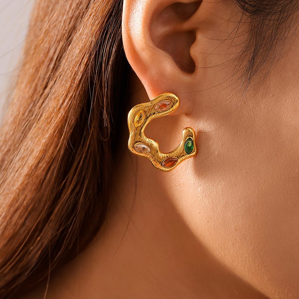 Boucles d'oreilles créoles irrégulières en acier inoxydable et oxyde de zirconium