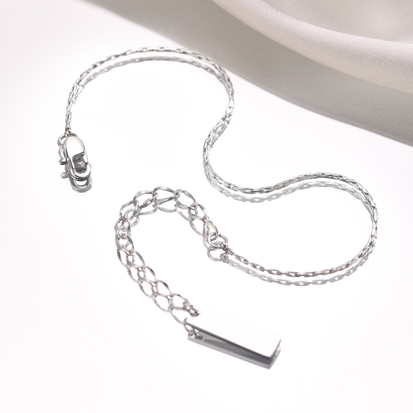 Elegant Engravable Tail Plate Bracelet