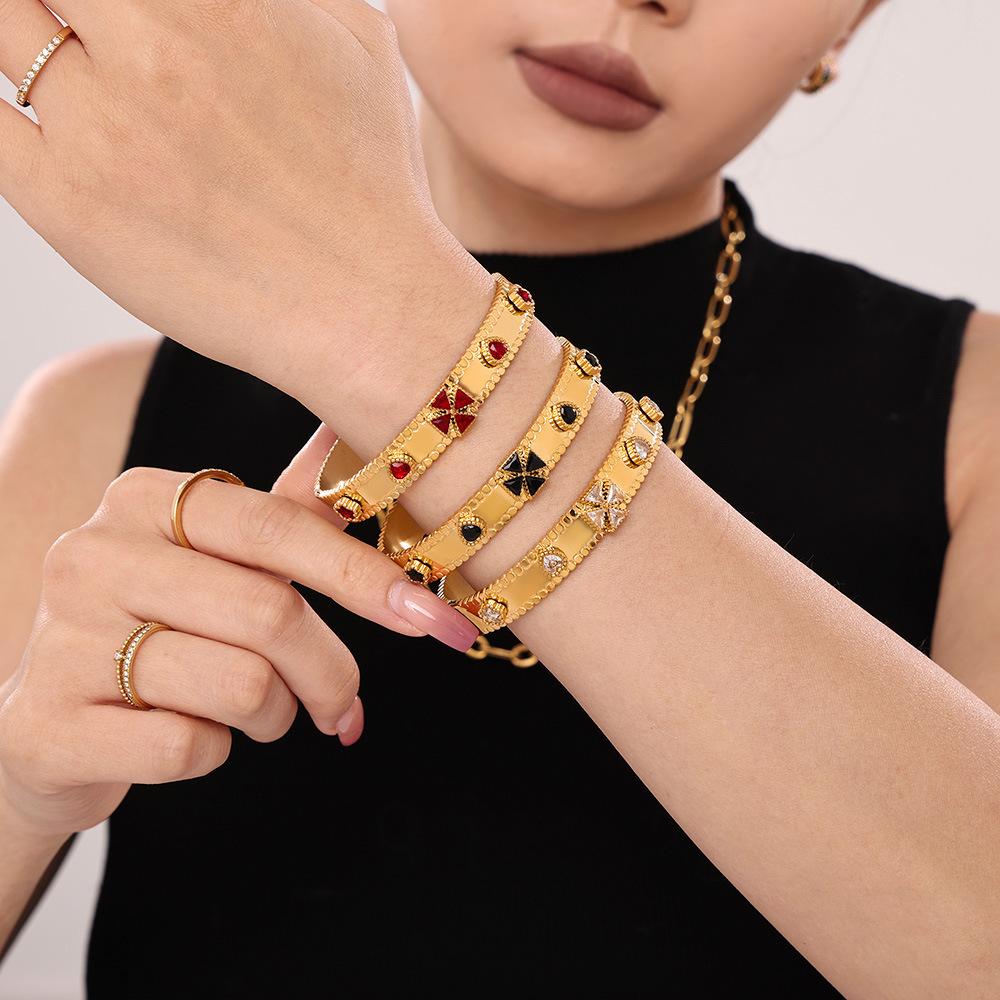 Stainless Steel Four Leaf Flower Cubic Zirconia Bangle Bracelet