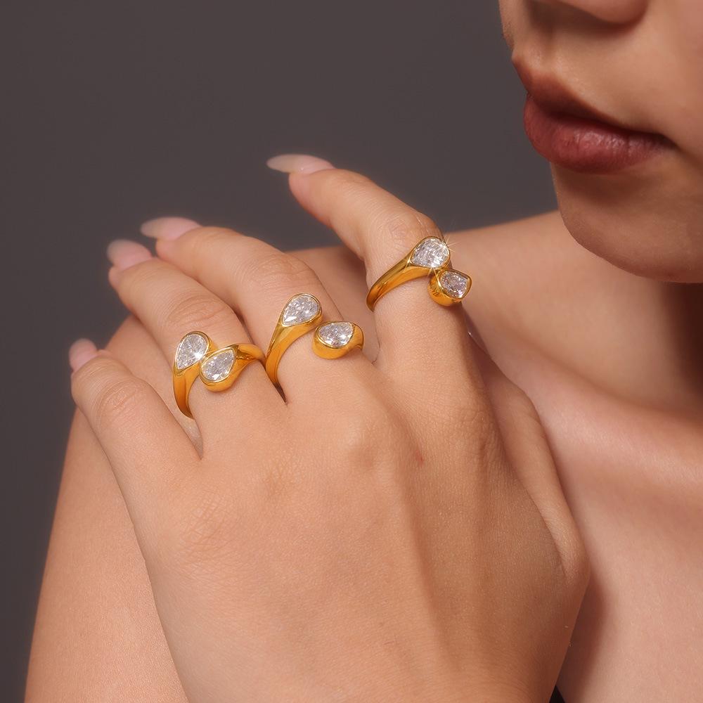 Bague manchette en acier inoxydable avec double goutte d'eau et zircone cubique