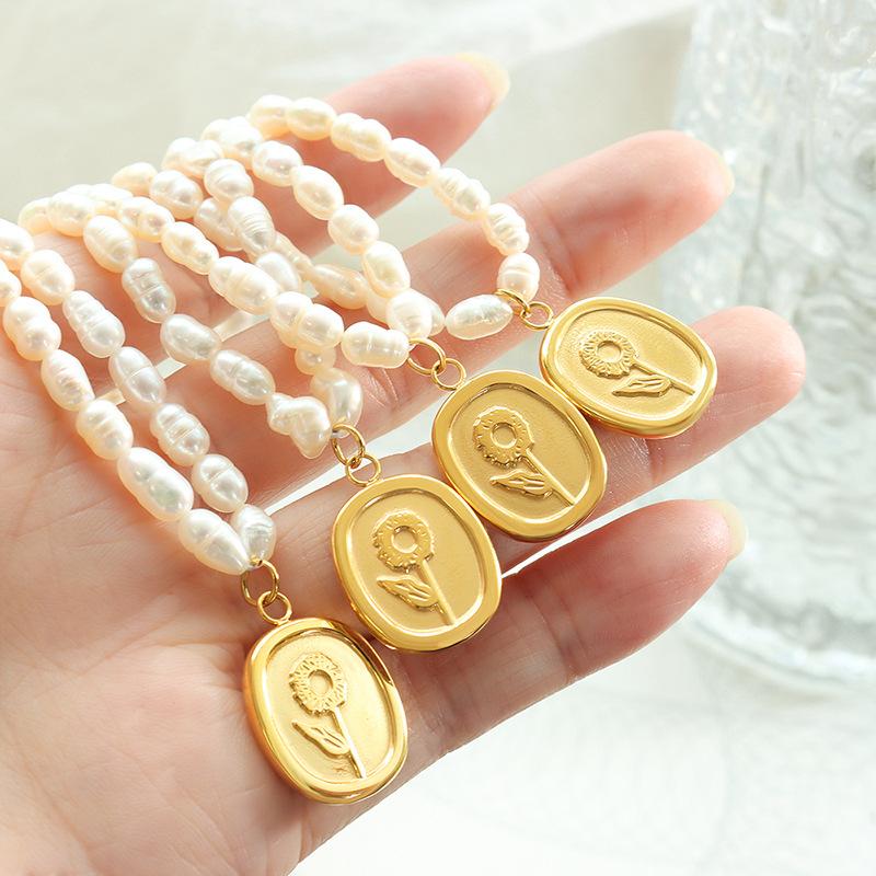 Sunflower Oval Pendant Freshwater Pearl Necklace