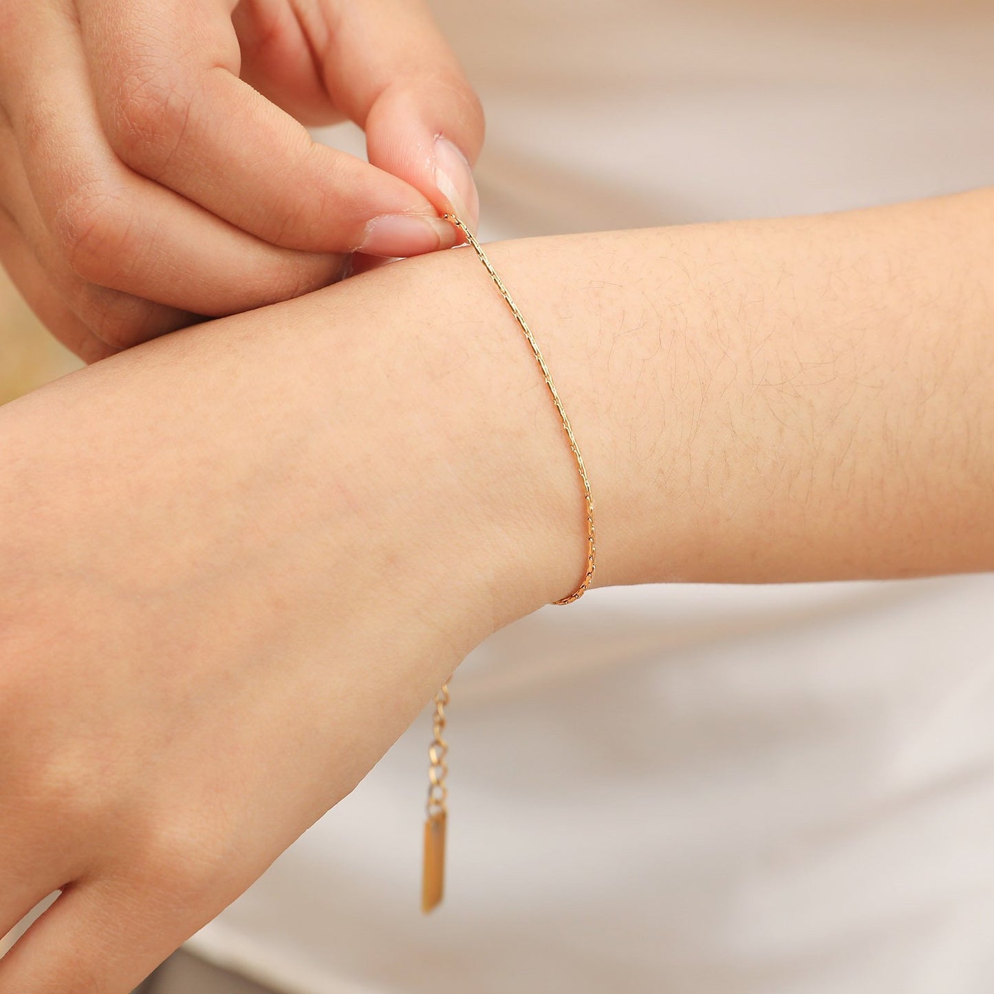Elegant Engravable Tail Plate Bracelet