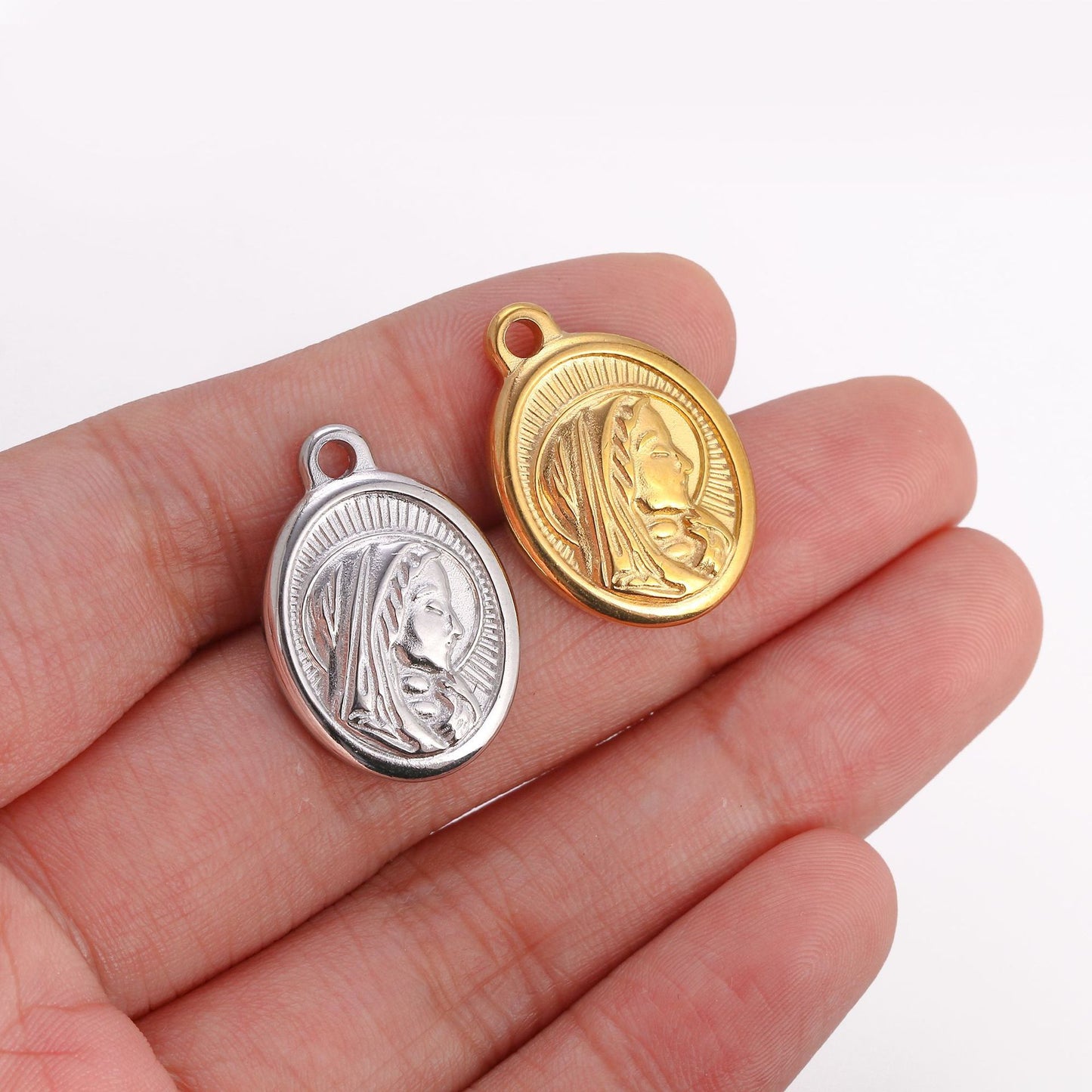 Pendentif rond en acier inoxydable de la Vierge Marie