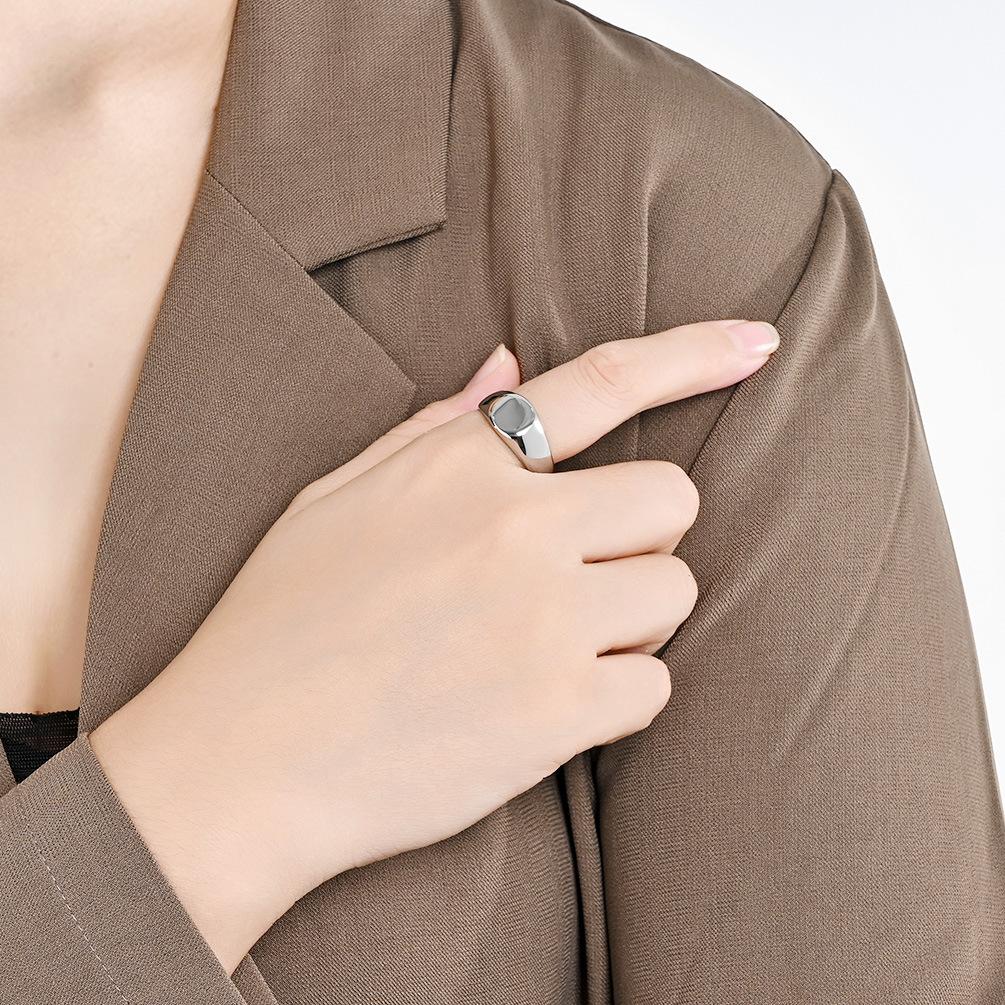 Polished Round Seal Stainless Steel Women's Ring