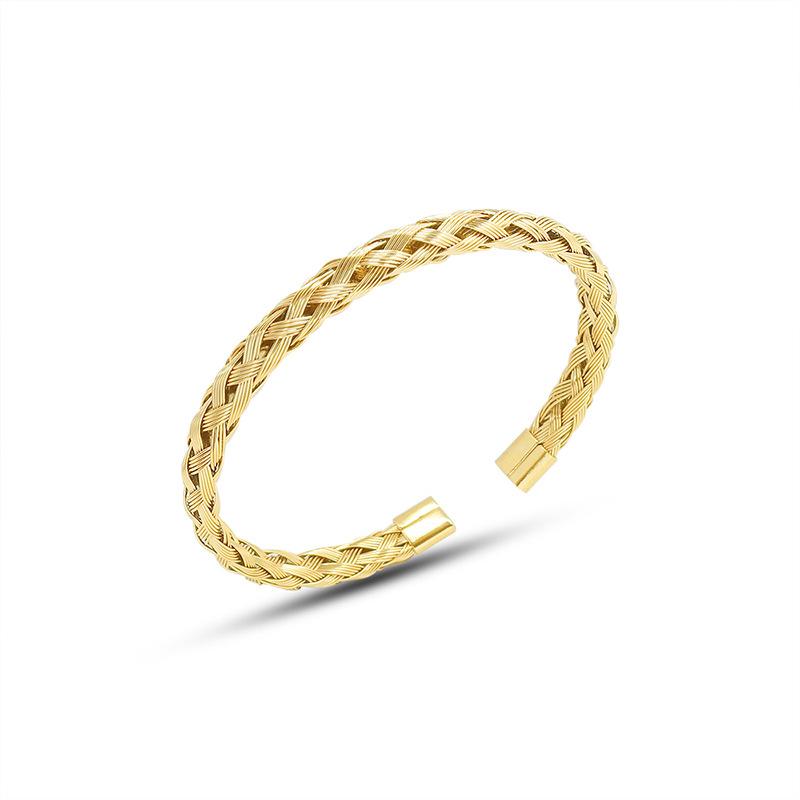 Pulsera ajustable con cadena tipo cuerda con PVD en oro de 18 quilates