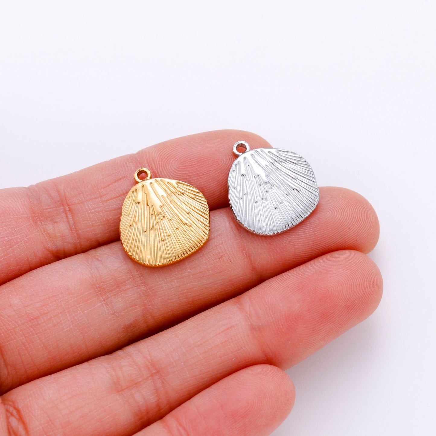 18K Gold PVD Shell Stainless Steel Pendant