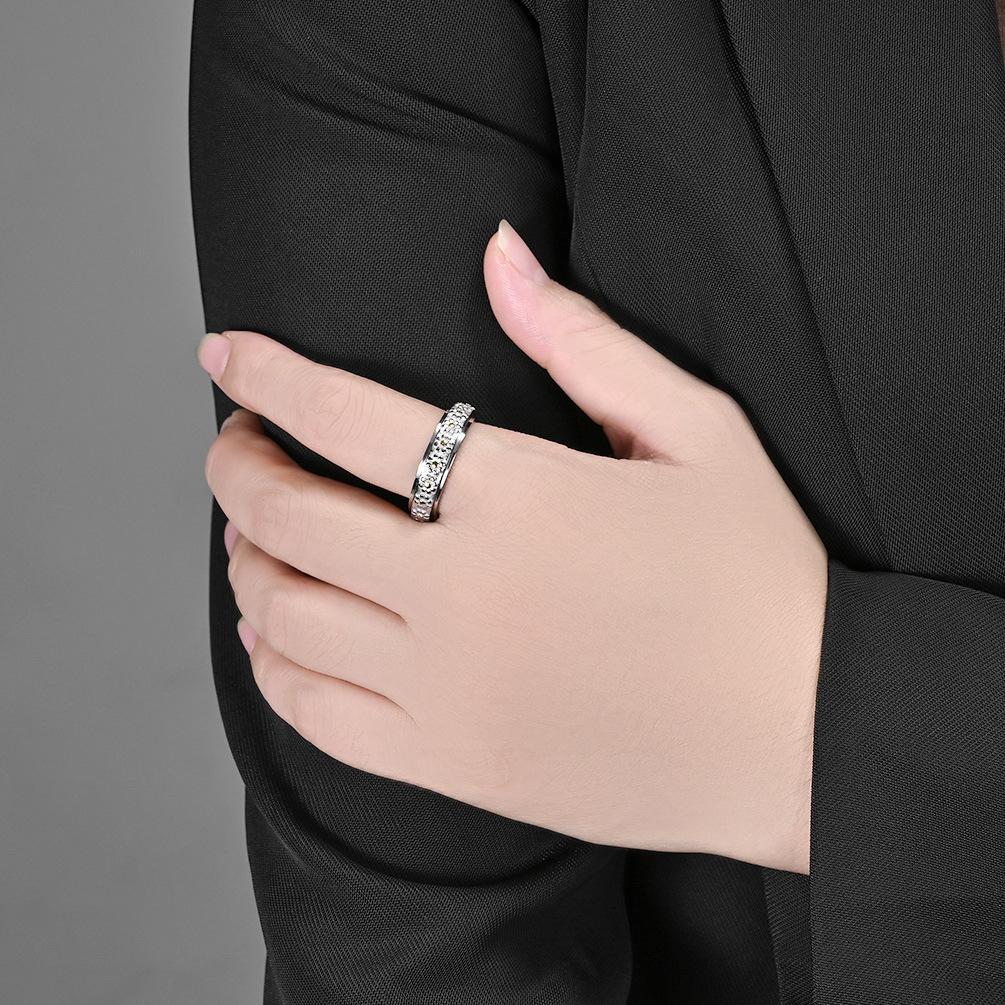 Daisy Stainless Steel Spinner Ring