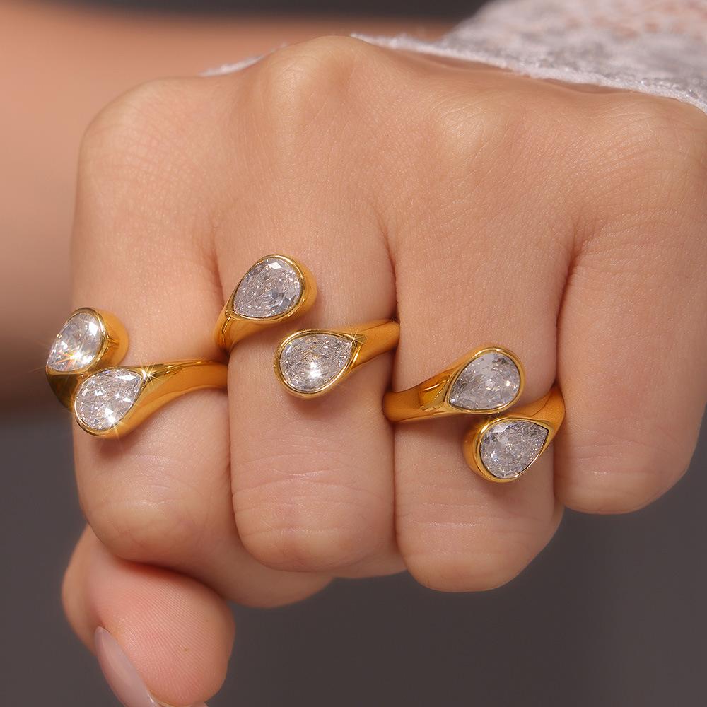 Bague manchette en acier inoxydable avec double goutte d'eau et zircone cubique
