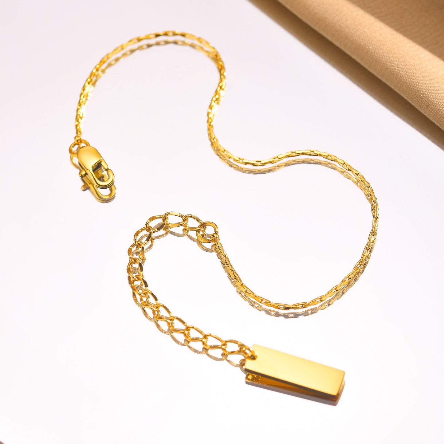 Elegant Engravable Tail Plate Bracelet