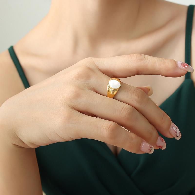 Stainless Steel Round Mother of Pearl Ring
