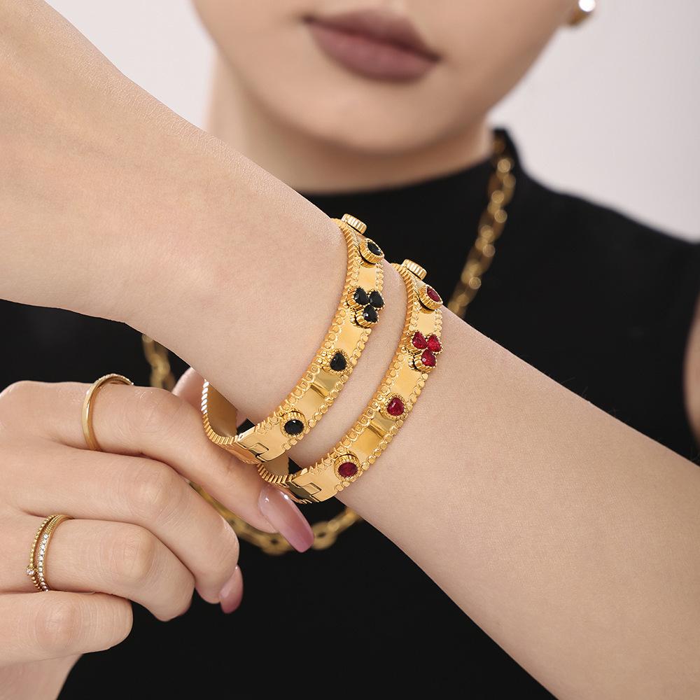 Stainless Steel Heart Shape Cubic Zirconia Bangle Bracelet