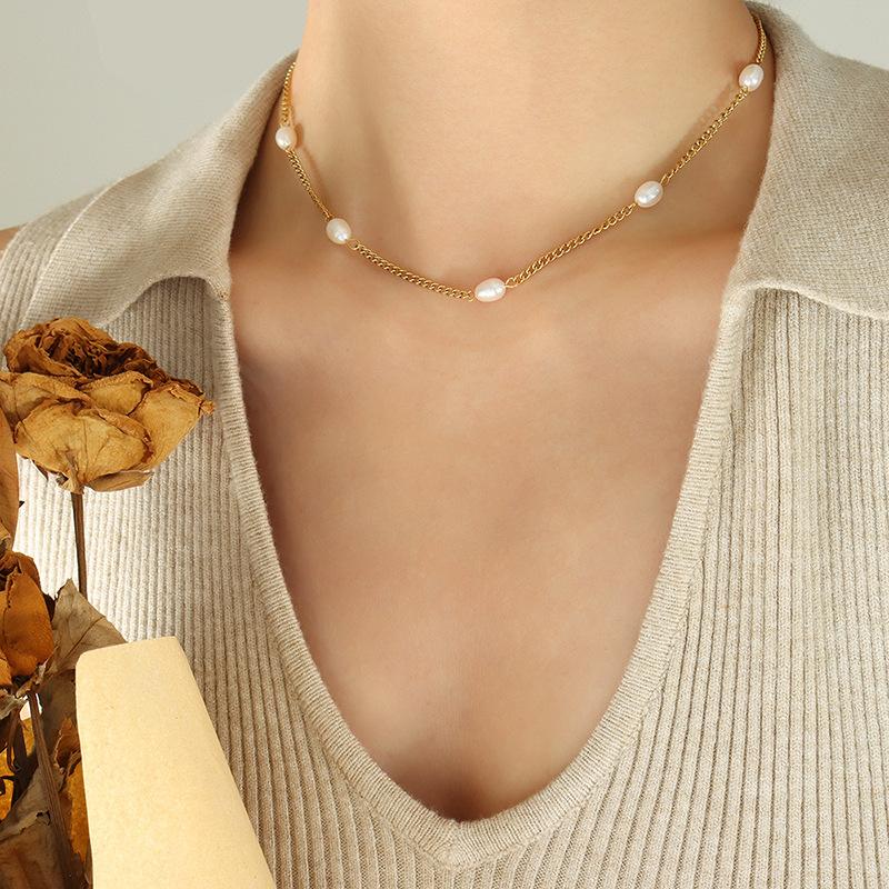 Separated Freshwater Pearl Curb Chain Necklace