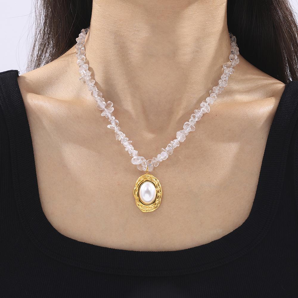Bead Chain Medal Pendant Inlay Imitation Pearl Necklace