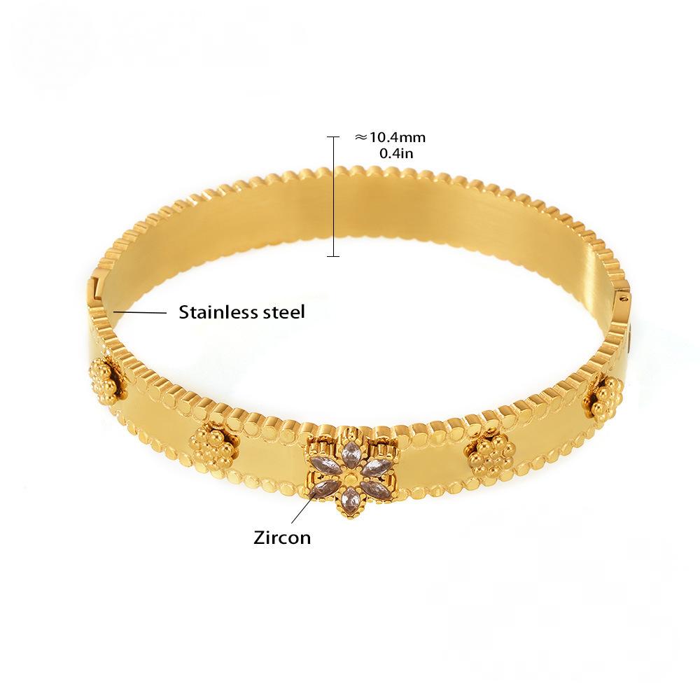 Stainless Steel Snowflake Shaped Cubic Zirconia Bangle Bracelet