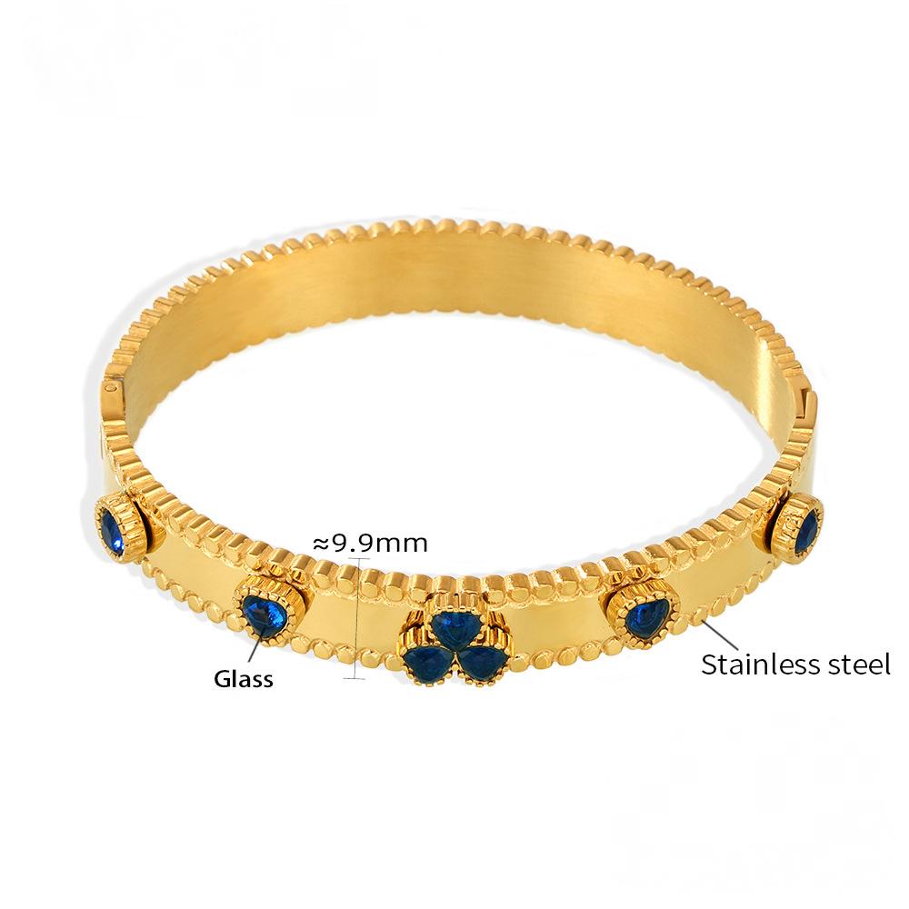 Stainless Steel Heart Shape Cubic Zirconia Bangle Bracelet