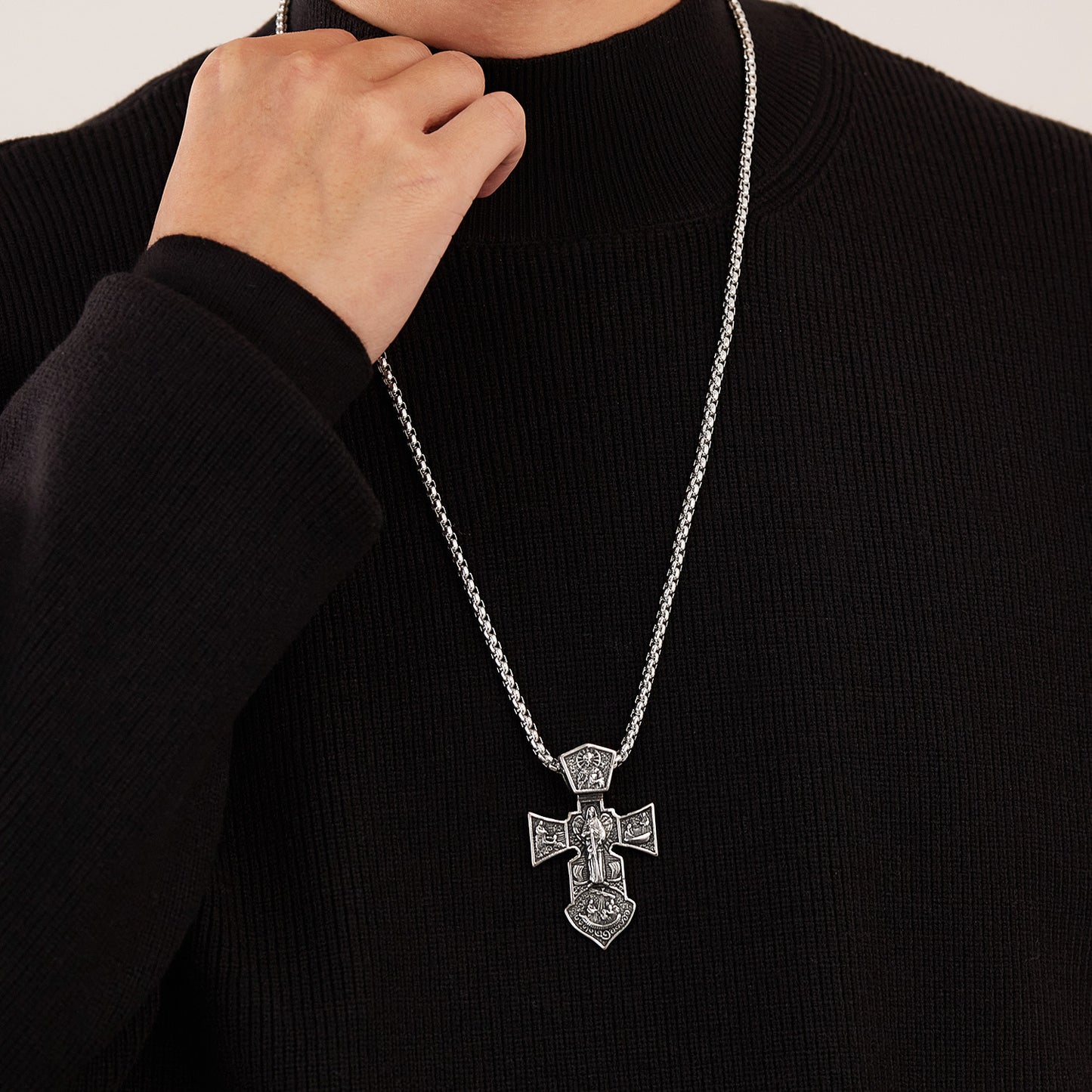 Collier avec pendentif en forme de croix missionnaire en acier inoxydable