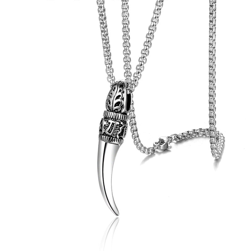 Collier avec pendentif en forme de dent de loup en acier inoxydable