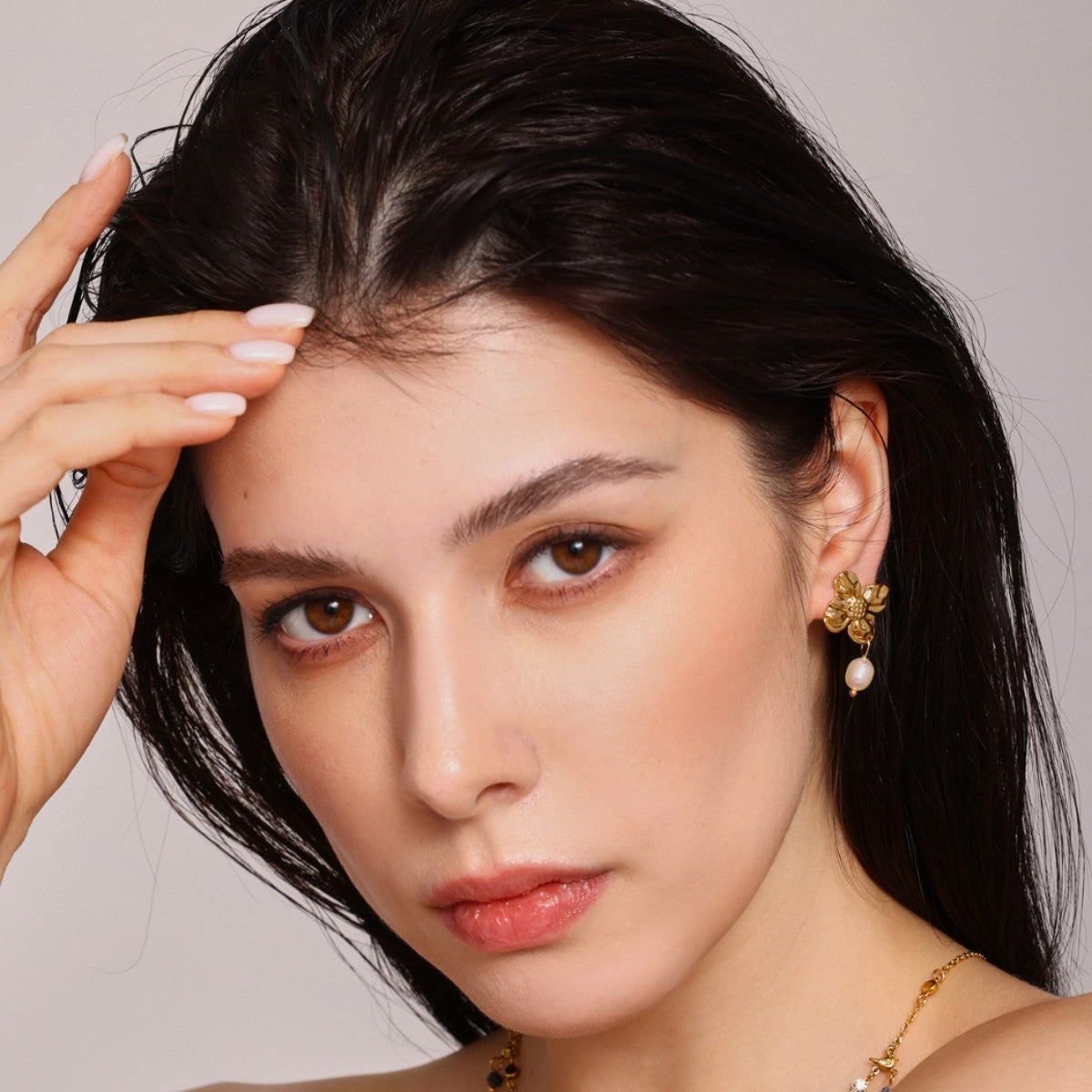 Boucles d'oreilles pendantes en perles d'eau douce et pétales